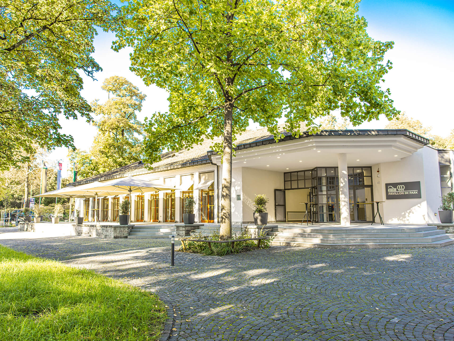 Umbau Pavillon im Park